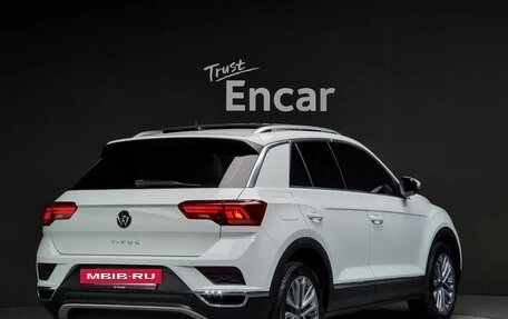 Volkswagen T-Roc I, 2021 год, 2 119 018 рублей, 2 фотография