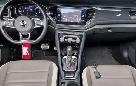 Volkswagen T-Roc I, 2021 год, 2 119 018 рублей, 5 фотография