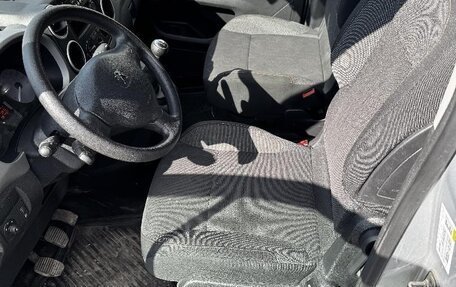 Peugeot Partner II рестайлинг 2, 2018 год, 1 999 000 рублей, 6 фотография