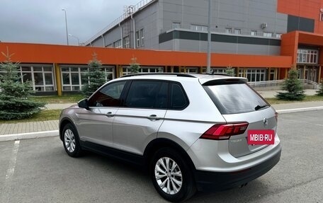 Volkswagen Tiguan II, 2019 год, 1 980 000 рублей, 3 фотография