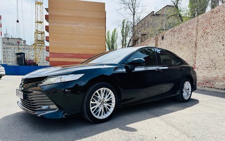 Toyota Camry, 2018 год, 2 680 000 рублей, 1 фотография