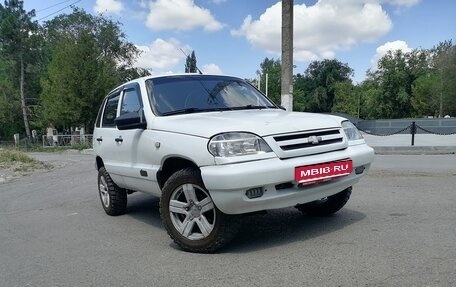 Chevrolet Niva I рестайлинг, 2003 год, 385 000 рублей, 1 фотография