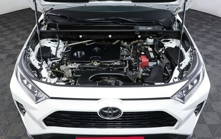 Toyota RAV4, 2021 год, 3 190 000 рублей, 9 фотография