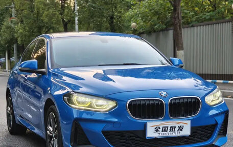 BMW 1 серия, 2021 год, 1 500 000 рублей, 3 фотография