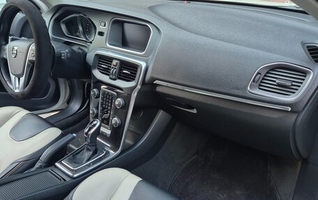 Volvo V40 Cross Country I, 2019 год, 2 450 000 рублей, 3 фотография