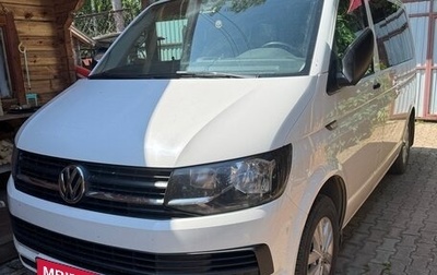 Volkswagen Multivan T6 рестайлинг, 2017 год, 3 900 000 рублей, 1 фотография