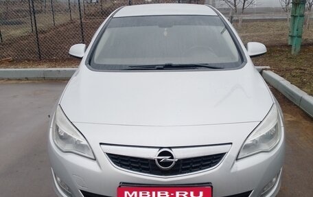 Opel Astra J, 2010 год, 750 000 рублей, 1 фотография