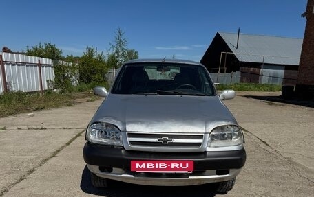 Chevrolet Niva I рестайлинг, 2004 год, 169 000 рублей, 3 фотография