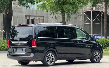 Mercedes-Benz V-Класс, 2022 год, 3 990 000 рублей, 6 фотография