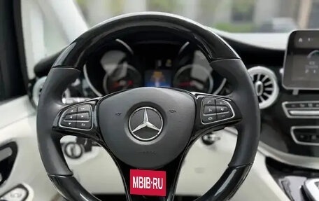 Mercedes-Benz V-Класс, 2022 год, 3 990 000 рублей, 7 фотография