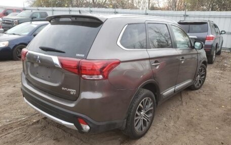 Mitsubishi Outlander III рестайлинг 3, 2017 год, 2 600 000 рублей, 4 фотография