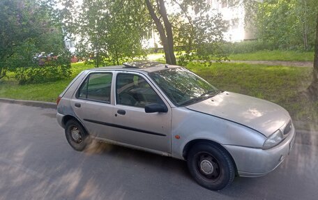 Ford Fiesta, 1999 год, 40 000 рублей, 2 фотография