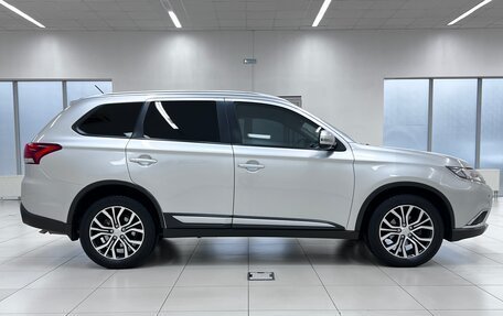 Mitsubishi Outlander III рестайлинг 3, 2015 год, 1 990 000 рублей, 6 фотография