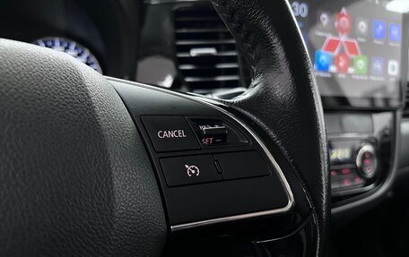 Mitsubishi Outlander III рестайлинг 3, 2015 год, 1 990 000 рублей, 16 фотография