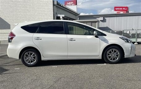 Toyota Prius Alpha I (ZVW40/41), 2021 год, 1 635 000 рублей, 6 фотография