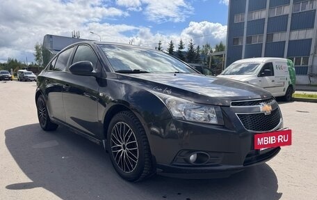Chevrolet Cruze II, 2010 год, 650 000 рублей, 3 фотография