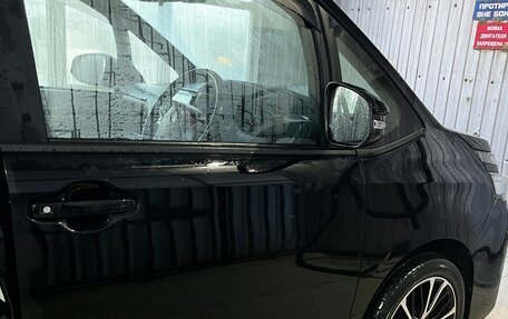 Toyota Voxy III, 2017 год, 2 150 000 рублей, 6 фотография