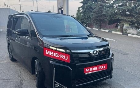 Toyota Voxy III, 2017 год, 2 150 000 рублей, 5 фотография