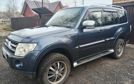 Mitsubishi Pajero IV, 2007 год, 1 390 000 рублей, 2 фотография