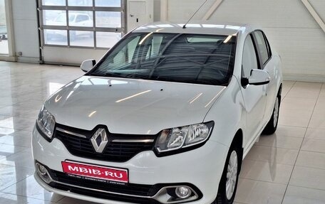 Renault Logan II, 2017 год, 870 000 рублей, 1 фотография