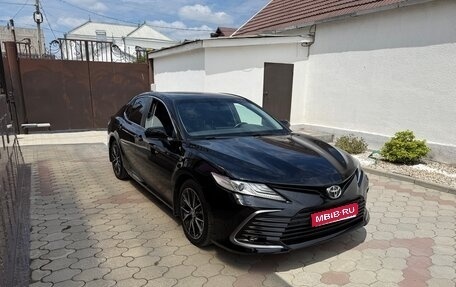 Toyota Camry, 2021 год, 3 450 000 рублей, 1 фотография