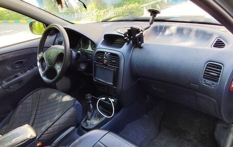 Mitsubishi Carisma I, 2000 год, 175 000 рублей, 1 фотография