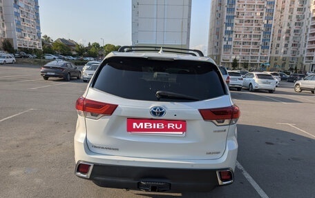 Toyota Highlander III, 2017 год, 3 250 000 рублей, 4 фотография