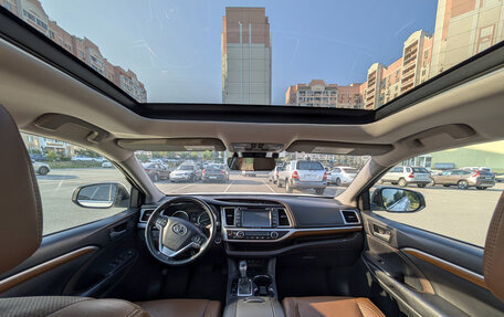 Toyota Highlander III, 2017 год, 3 250 000 рублей, 13 фотография