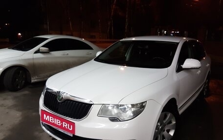 Skoda Superb III рестайлинг, 2012 год, 1 050 000 рублей, 3 фотография