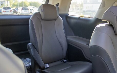 KIA Carnival, 2024 год, 6 700 000 рублей, 16 фотография
