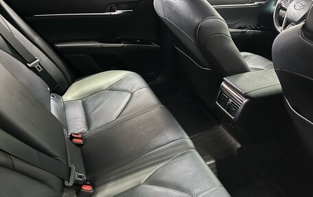 Toyota Camry, 2020 год, 3 100 000 рублей, 10 фотография