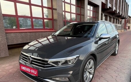 Volkswagen Passat B8 рестайлинг, 2020 год, 2 500 000 рублей, 3 фотография