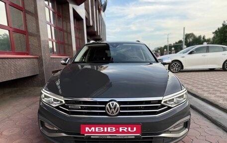 Volkswagen Passat B8 рестайлинг, 2020 год, 2 500 000 рублей, 5 фотография