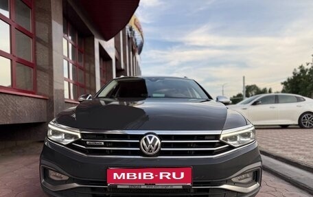 Volkswagen Passat B8 рестайлинг, 2020 год, 2 500 000 рублей, 4 фотография