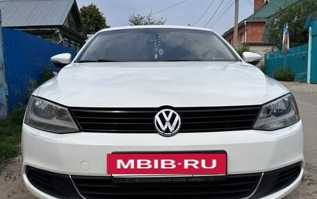 Volkswagen Jetta VI, 2012 год, 980 000 рублей, 2 фотография