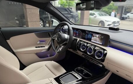 Mercedes-Benz A-Класс, 2022 год, 2 000 000 рублей, 10 фотография