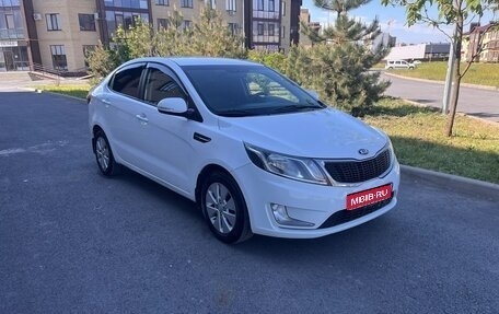 KIA Rio III рестайлинг, 2013 год, 980 000 рублей, 1 фотография