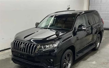 Toyota Land Cruiser Prado 150 рестайлинг 2, 2022 год, 5 489 000 рублей, 1 фотография