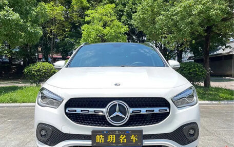 Mercedes-Benz GLA, 2020 год, 2 111 032 рублей, 2 фотография