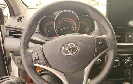 Toyota Yaris XP150 рестайлинг, 2022 год, 1 200 000 рублей, 7 фотография