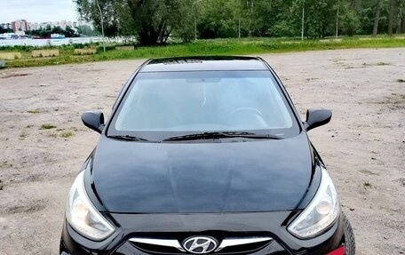 Hyundai Solaris II рестайлинг, 2013 год, 640 000 рублей, 2 фотография