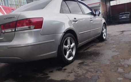 Hyundai Sonata VI, 2010 год, 690 000 рублей, 3 фотография