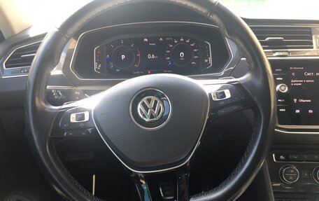 Volkswagen Tiguan II, 2019 год, 3 100 000 рублей, 3 фотография
