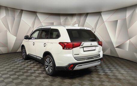Mitsubishi Outlander III рестайлинг 3, 2019 год, 1 925 000 рублей, 4 фотография