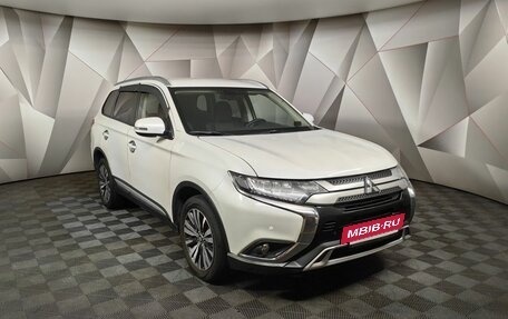 Mitsubishi Outlander III рестайлинг 3, 2019 год, 1 925 000 рублей, 3 фотография