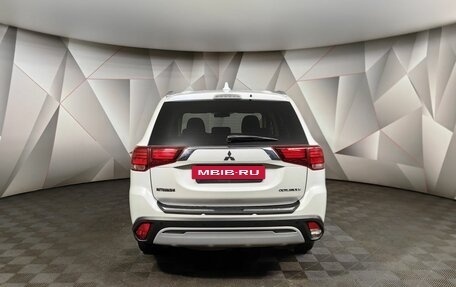Mitsubishi Outlander III рестайлинг 3, 2019 год, 1 925 000 рублей, 8 фотография