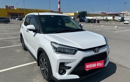 Toyota Raize I, 2020 год, 1 820 000 рублей, 3 фотография