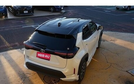 Toyota Yaris Cross, 2022 год, 1 370 000 рублей, 7 фотография