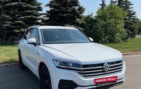 Volkswagen Touareg III, 2019 год, 4 250 000 рублей, 3 фотография