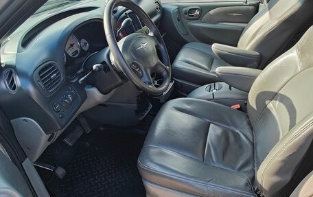 Chrysler Voyager IV, 2004 год, 930 000 рублей, 5 фотография